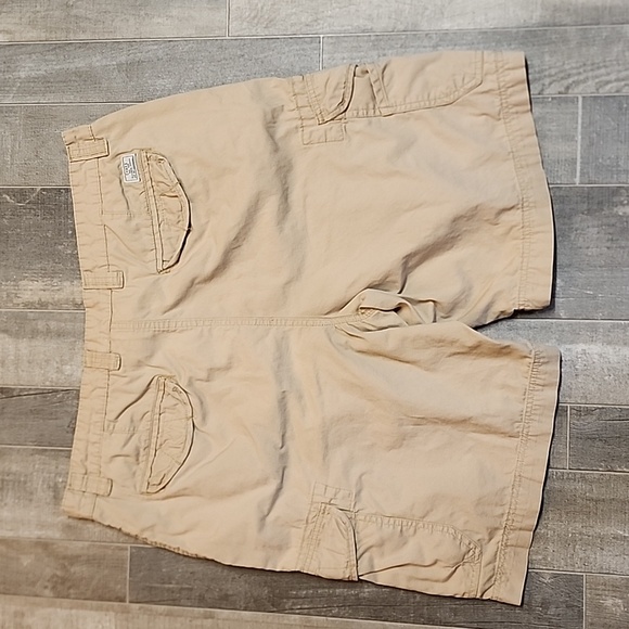 Chaps brand Kaki cargo shorts - Picture 3 of 3
